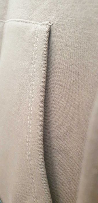 Vestido cardado pelo joelho