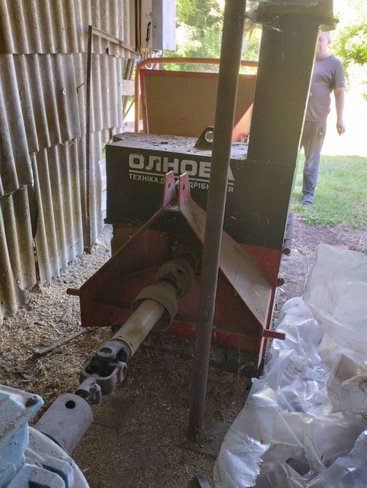 Продам до трактора гілко подрібнювач,щепорез,