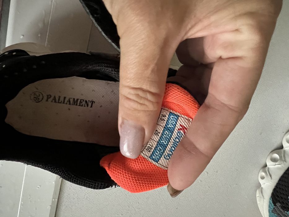 Кросівки хлопчику.