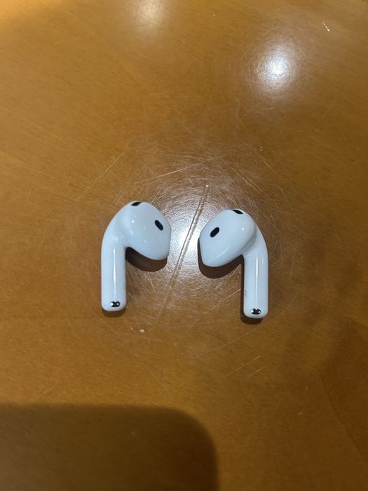 Оригінальні навушники Apple AirPods 4