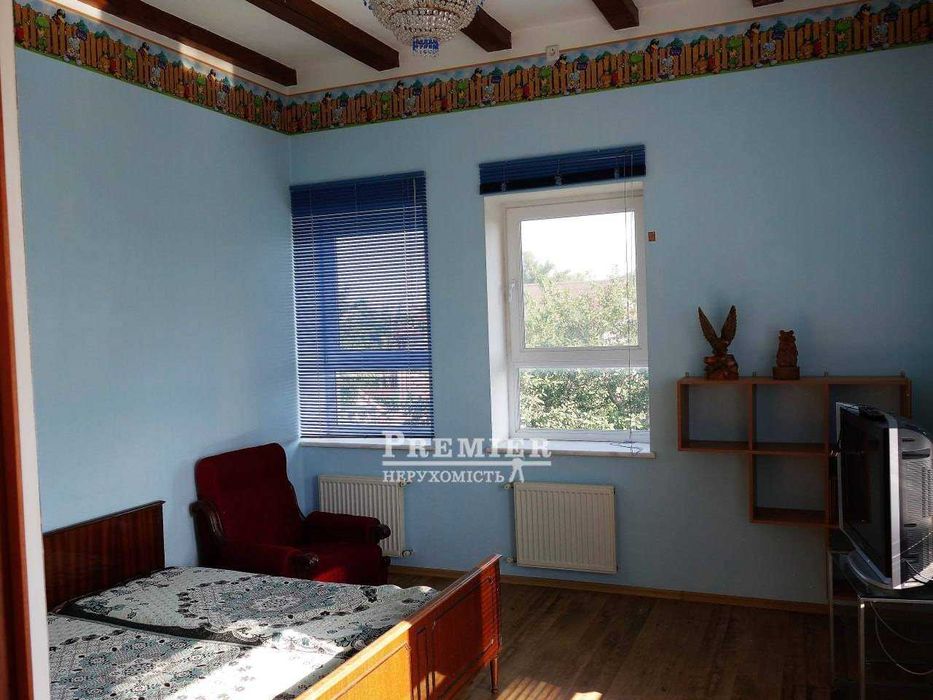 Продам двоповерховий будинок в Фонтанцs