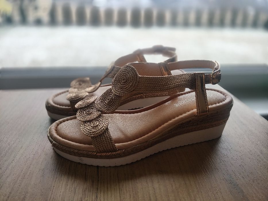 Buty sandałki sandały koturny