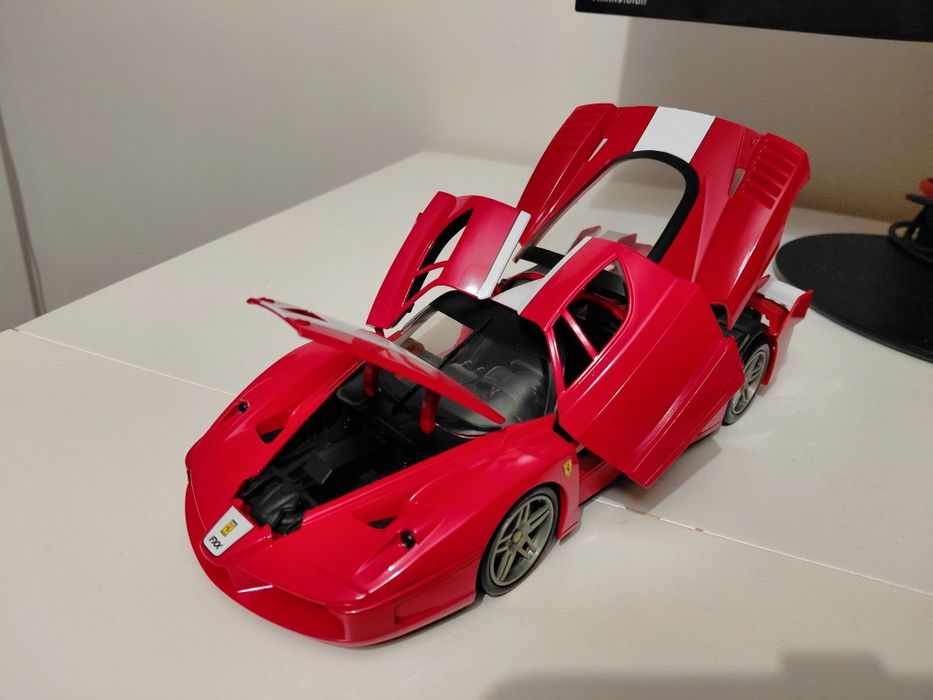 Ferrari FXX Evoluzione 1/18 Hot Wheels