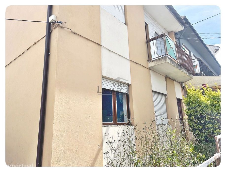 Moradia Bifamiliar com logradouro terreno e anexos 7 caminhos Gondomar