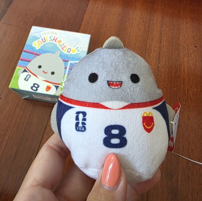 Squishmallow FIFA Mundial 2026 - Tubarão Gordon 8
Gato Morango Olma 2 e Tubarão Gordon 8