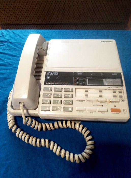 Телефонний апарат з відповідачем Panasonic KX-2470B
