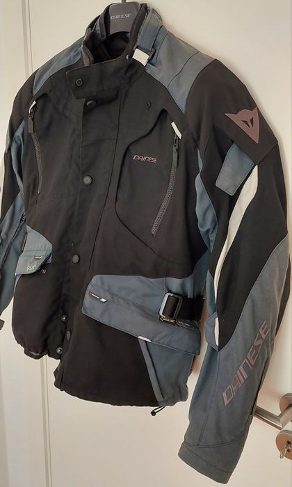 Casaco Dainese Dolomiti Gore-Tex (inclui proteção dorsal)