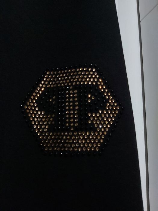Piękny dres Philipp Plein z dżetami M