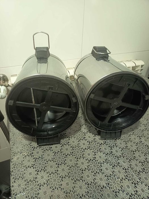2 baldes de inox de wc em muito bom estado