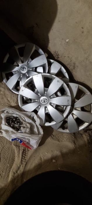 Диски  резина і ковпаки для avensis r16 205/55