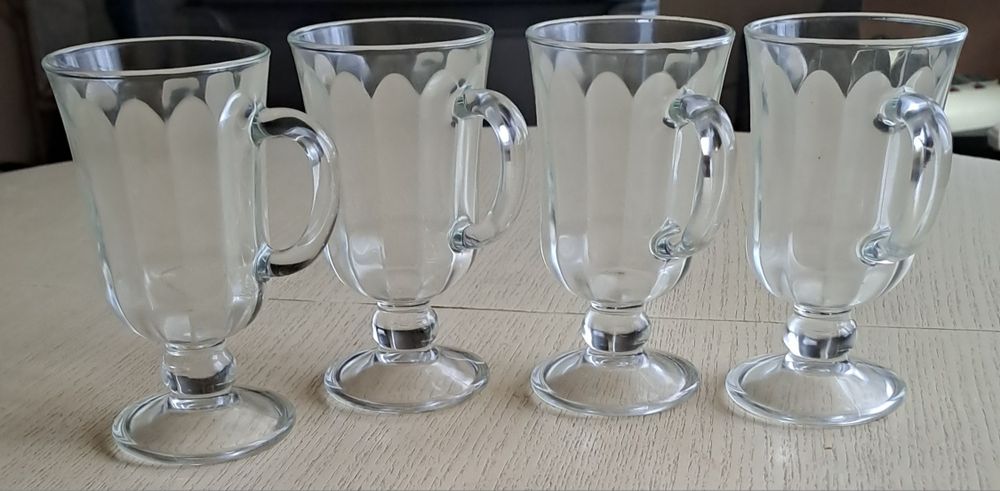 Келихи для напоїв. Скло