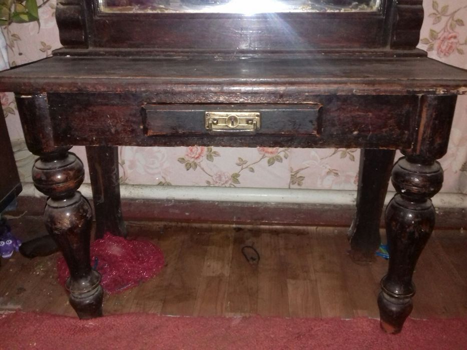 Зеркало старинное