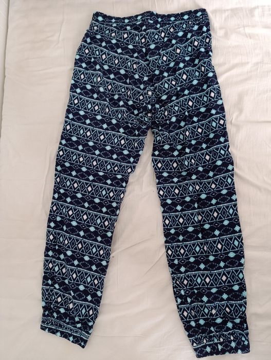 Letnie spodnie r. 140/146