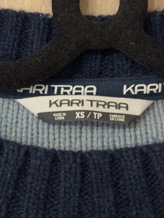 Sweter KariTraa XS wzorki śliczny damski 70% wełna jak nowy