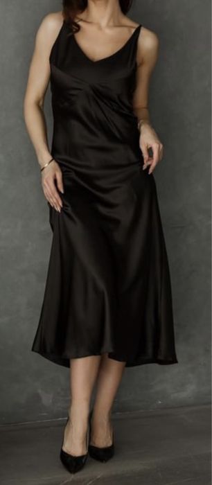 Продам  сукню.