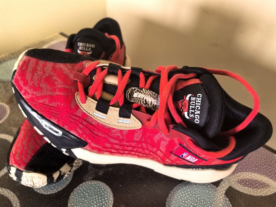 Sprzedam buty do koszykówki NBA Chicago – Decathlon