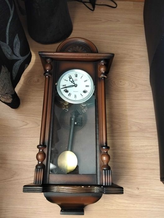 Relógio antigo de parede