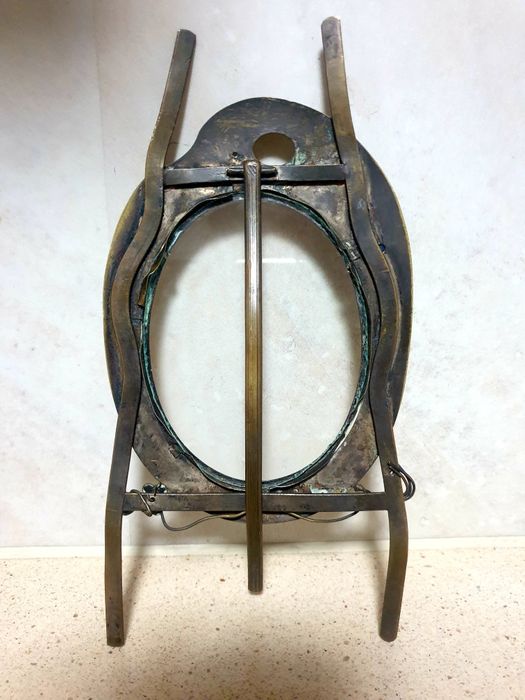 Linda rara antiga moldura em forma de uma paleta de cores