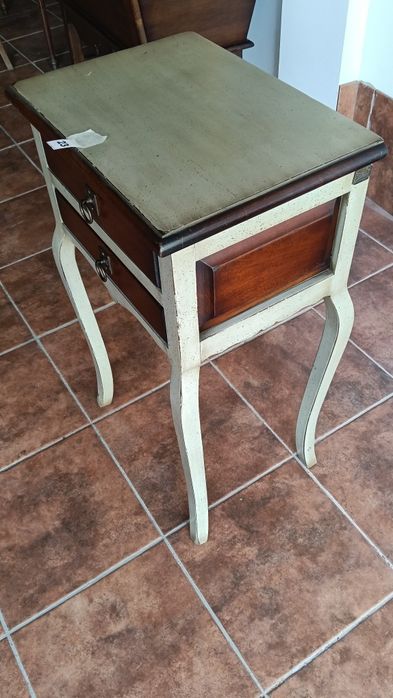 Elegante Mesa de Cabeceira Alta / Camiseiro Auxiliar em Estilo Clássico Shabby Chic