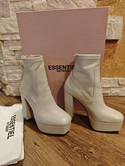 Напівсапоги ESSENTIEL ANTWERP