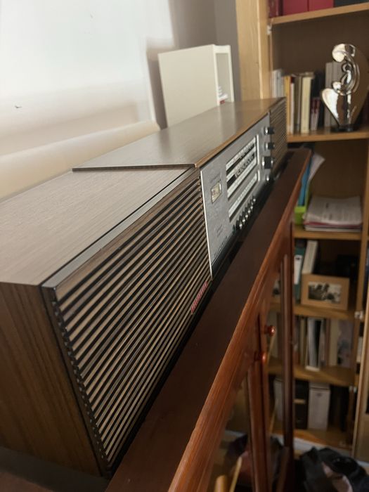 Radio Telefunken com colunas