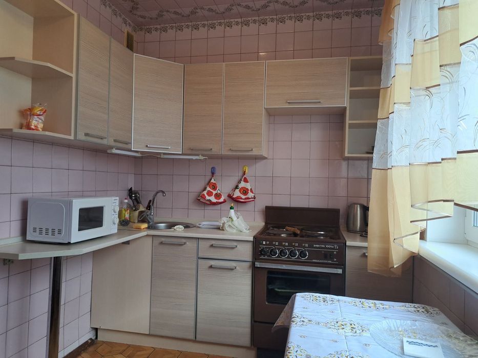 Сдам 1к улучшенку 40 кВ, м. Победа 5мин. Арендаторов с детьми берем.