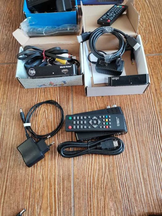 Тюнер Т2 приставка Т2 Ergo UKC Uclan World Vision