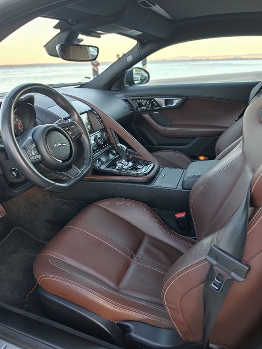 Jaguar F-Type V6S AWD