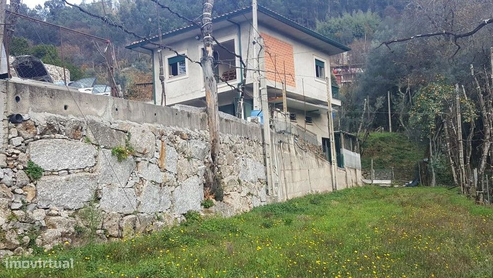 Plot with Irrigation Channel – Ribeira
