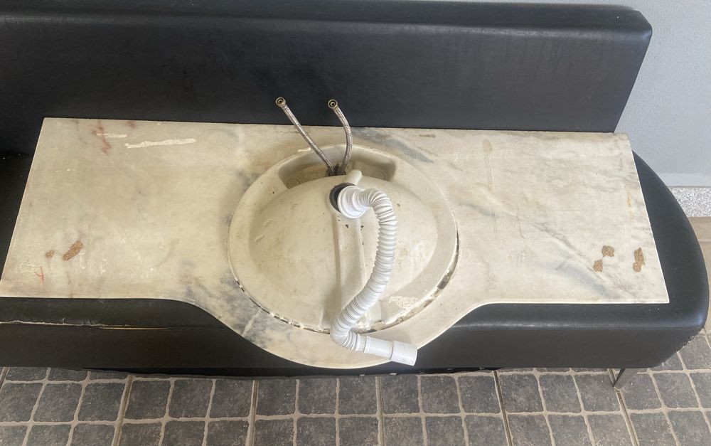 Lavatorio com base de marmore