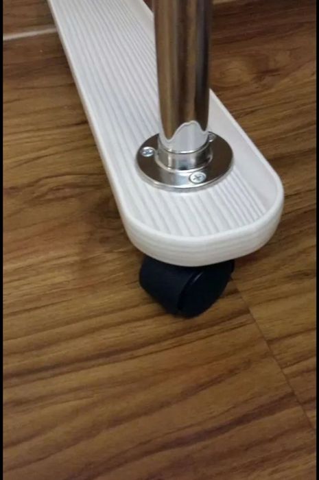 Продам столик _ парта