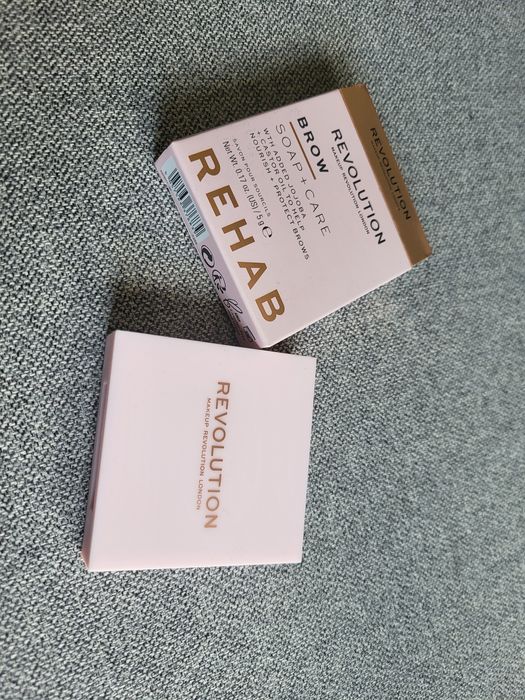 Mydełko do brwi revolution