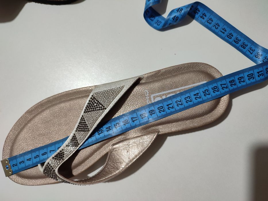 Босоніжки жіночі літні