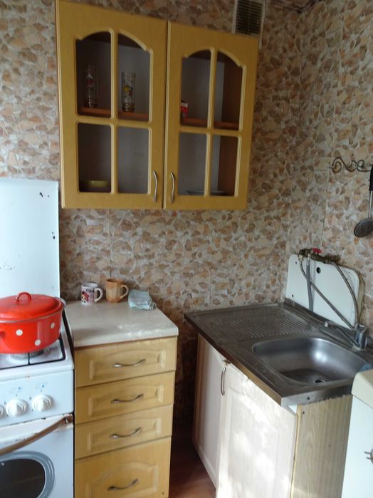 Строителей, 1-к хорошая квартира, метро Дарница