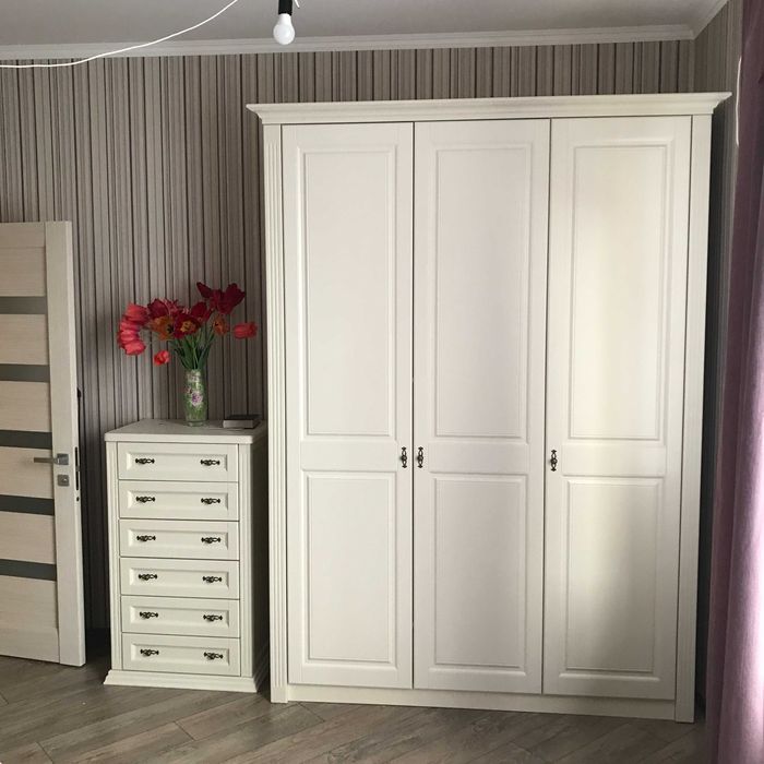 Комод високий білий дерев'яний на 6 ящиків