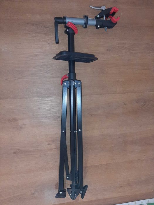 Suporte de reparação e manutenção de bicicletas (Aosom), como novo, sem uso.
