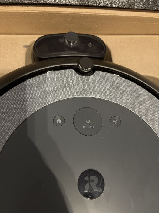 Robot sprzątający odkurzacz Roomba IRobot i3