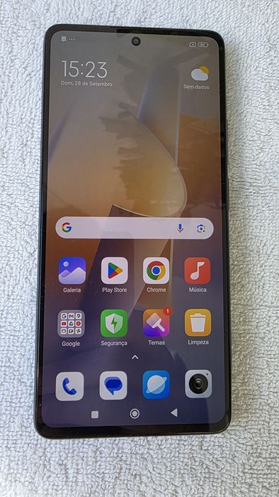 Xiaomi 11T com caixa e acessórios