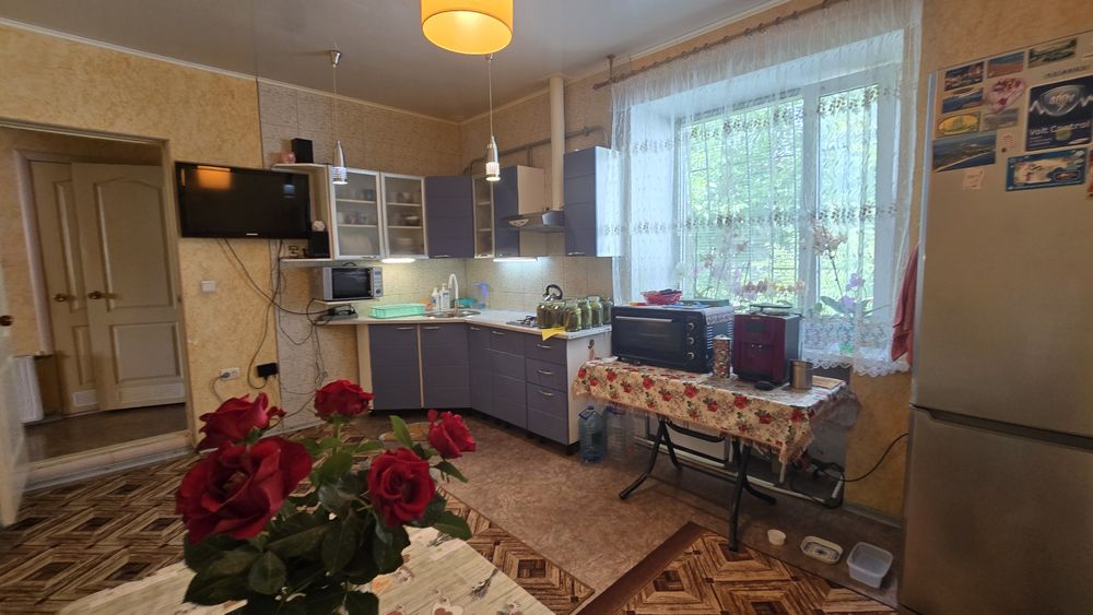 Продаж будинок з ремонтом для родини