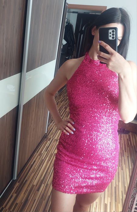 Różowa sukienka cekinowa imprezowa miękka lekka M