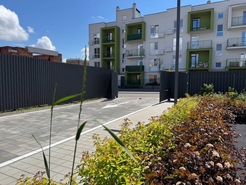 Продам з наповненням 4х к. таунхаус 104 кв.м. з власним підвалом.