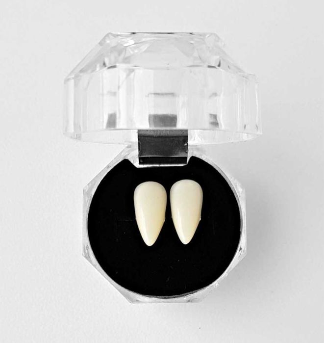 Zęby wampirze Kostium Halloween przebranie Nowe 17 mm