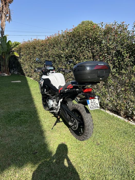 BMW F 750gs com extras