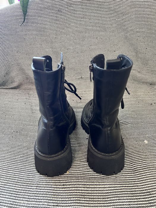 Демісезонні чоботи жіночі, шкіряні, 36 розмір