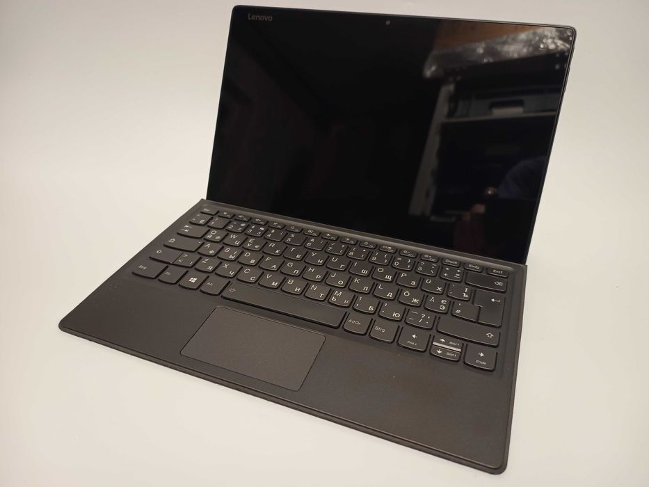 Ноутбук-планшет 12.2" Lenovo Miix 520, i5-8250U, 8GB, 256GB, 4G (LTE)