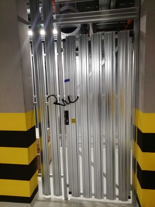 Komórka lokatorska - ul . Łaszkiewicza 8