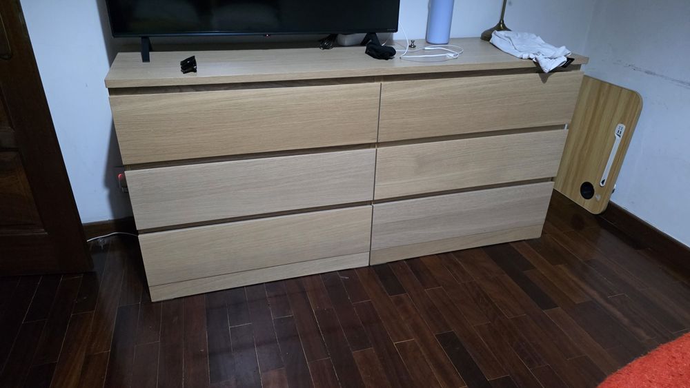 Cómoda MALM IKEA - 6 gavetas - cor carvalho
