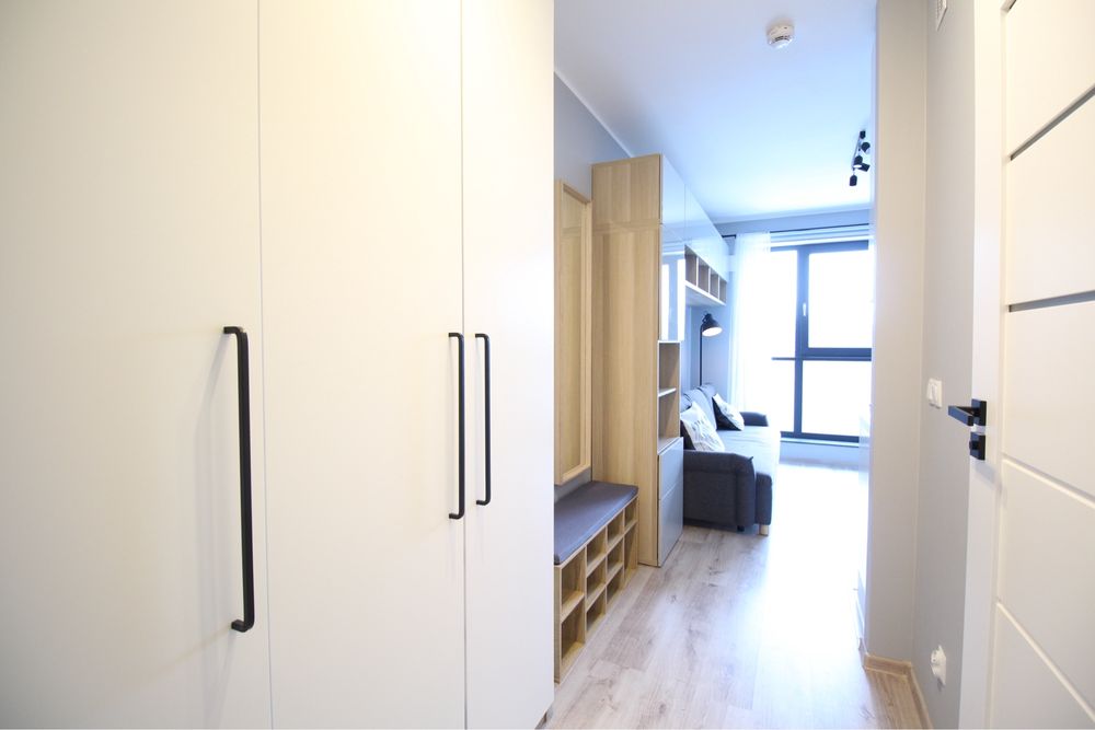PL/RU/ENG Kawalerka w apartamientowcu/Blisko WSB/Całość 2600zł