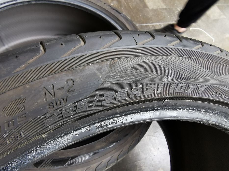 Пара летних шин 295/35 R21 Yokohama
