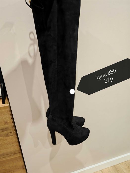 Нові чоботи 36 жіночі ботфорди високі взуття на каблуку леопардові